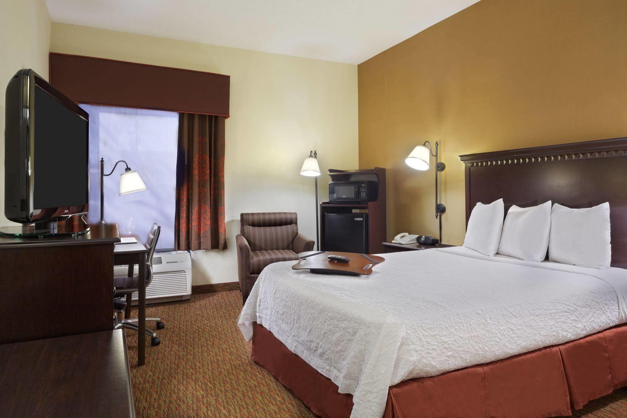 Hampton Inn Raleigh Cary Exterior foto